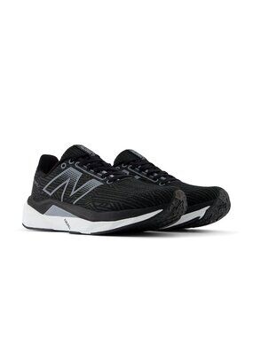 New Balance FuelCell Propel v5 Color Black Steel White 10.5 US NWT